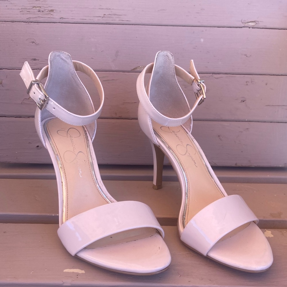 Nude Jessica Simpson heels size 6.5